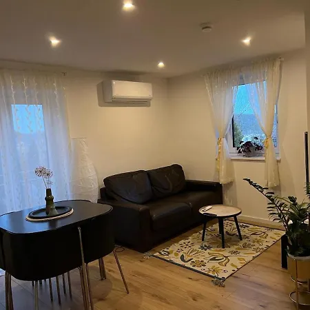 Apartment Zentrale Wohnen Im Gruenen Auf Dem Berg
